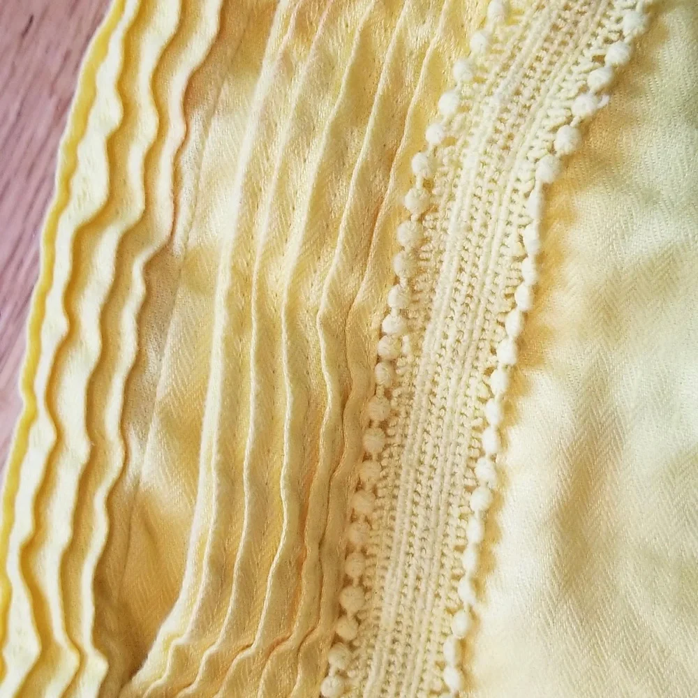 🪩 Yellow J. Crew Shorts sz 8